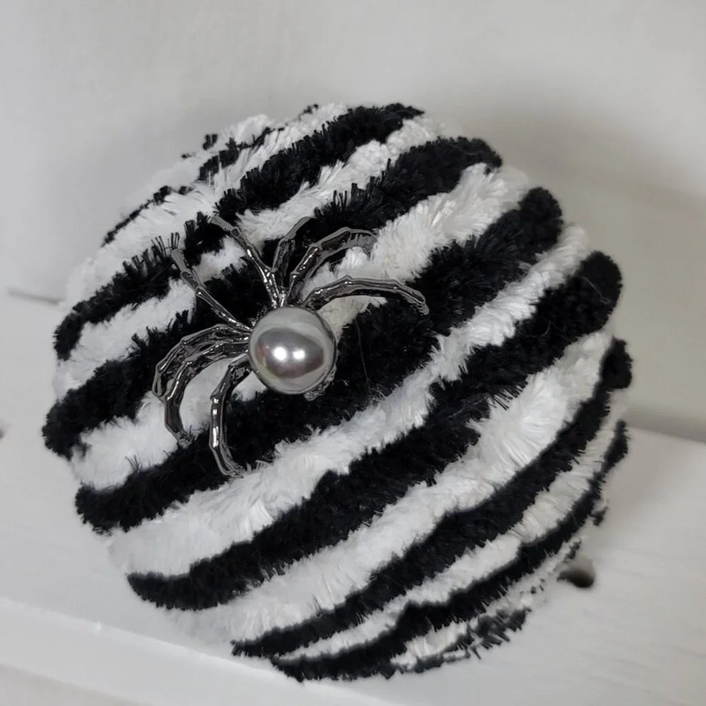 Decorative Yarn‎ Halloween Ball with Spider